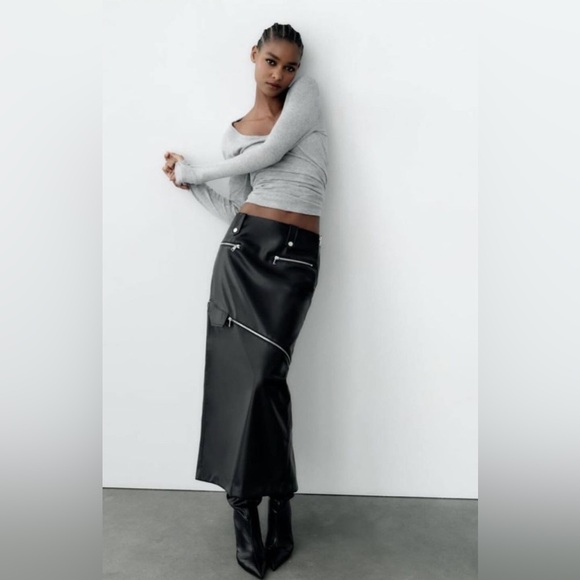 Zara 2 IN 1 DETACHABLE FAUX LEATHER MIDI SKIRT. Black. Size XS. New with Tags. - Picture 1 of 12